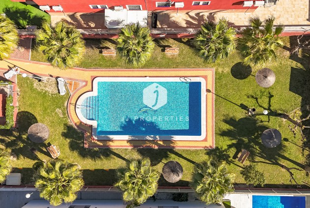 Resale - Bungalow -
Los Altos - Costa Blanca