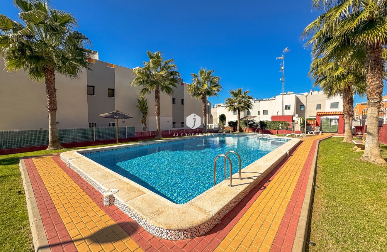 Resale - Bungalow -
Los Altos - Costa Blanca