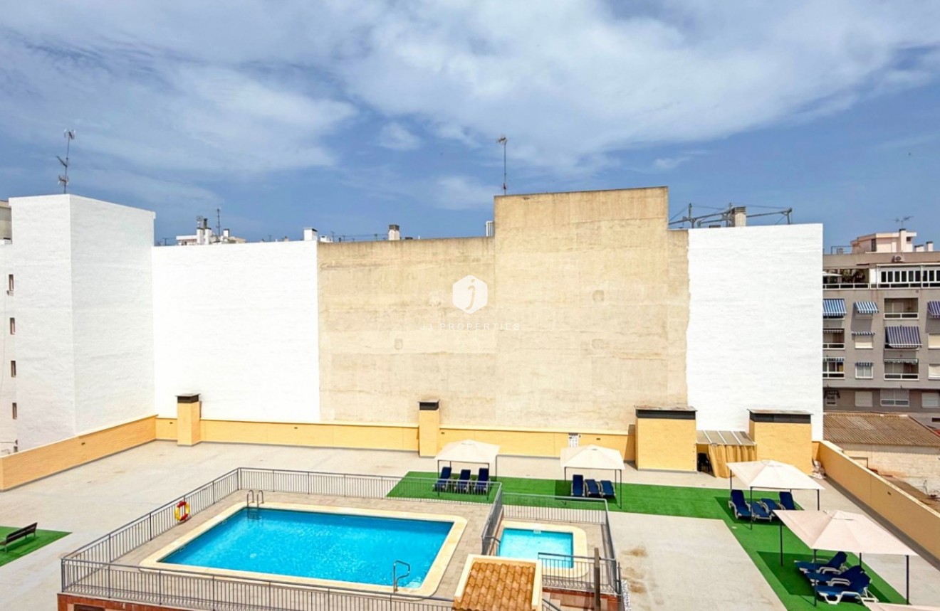 Z drugiej ręki - Mieszkanie w bloku -
Torrevieja - Costa Blanca