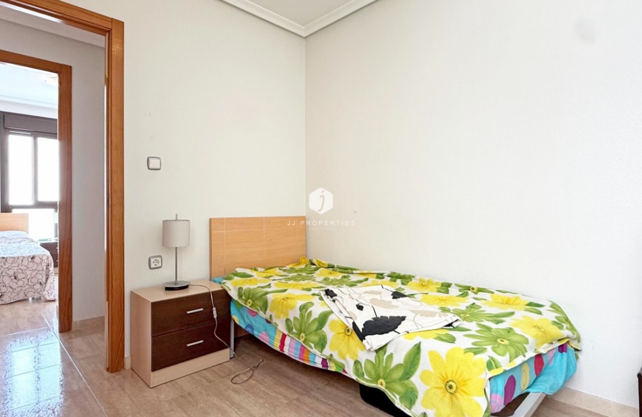 Z drugiej ręki - Mieszkanie w bloku -
Torrevieja - Costa Blanca