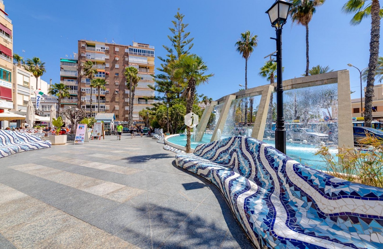 Z drugiej ręki - Mieszkanie w bloku -
Torrevieja - Centro - Muelle Pesquero