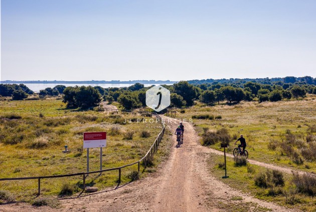 Z drugiej ręki - Mieszkanie w bloku -
Torrevieja - Centro - Muelle Pesquero