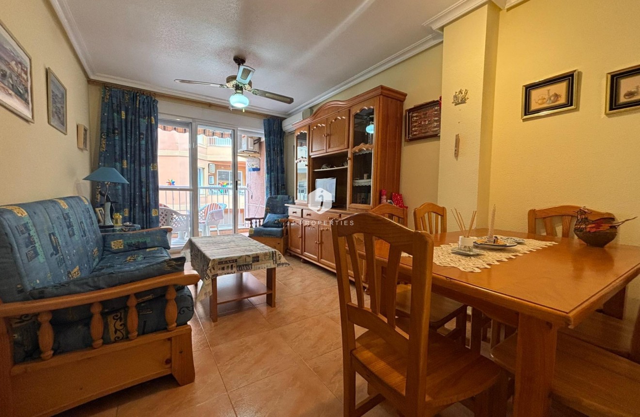 Resale - Apartment / flat -
Torrevieja - Playa de los Locos