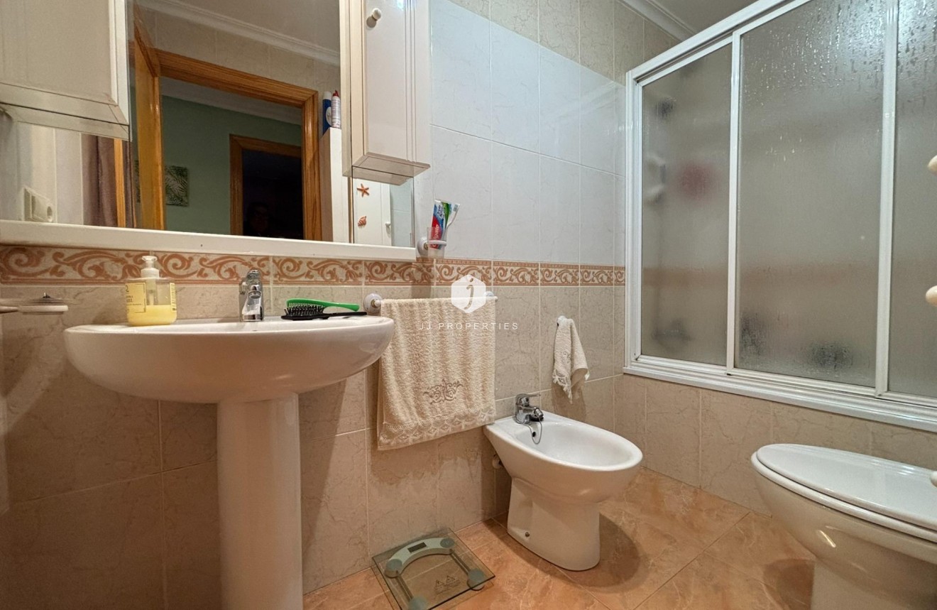 Resale - Apartment / flat -
Torrevieja - Playa de los Locos