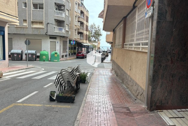 Resale - Apartment / flat -
Torrevieja - Playa de los Locos
