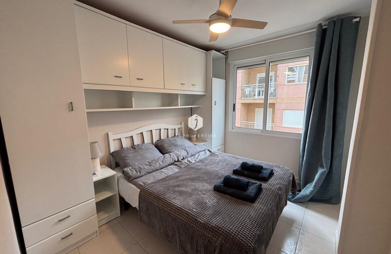 Resale - Apartment / flat -
Torrevieja - Playa de los Naufragos