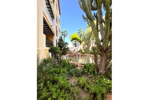 D'occasion - Attique -
Torrevieja - Los Frutales