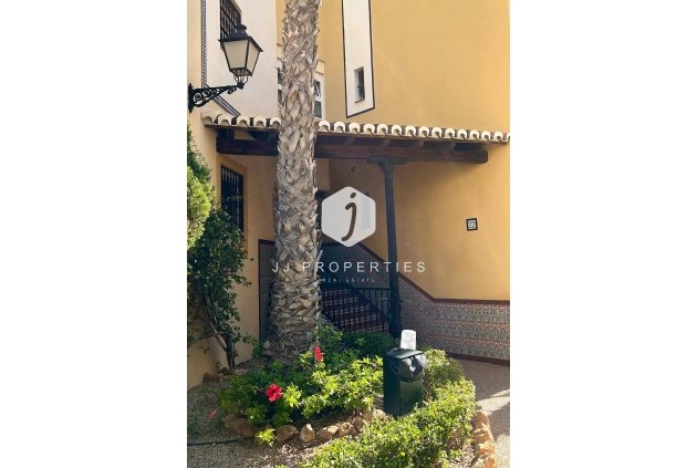 D'occasion - Attique -
Torrevieja - Los Frutales