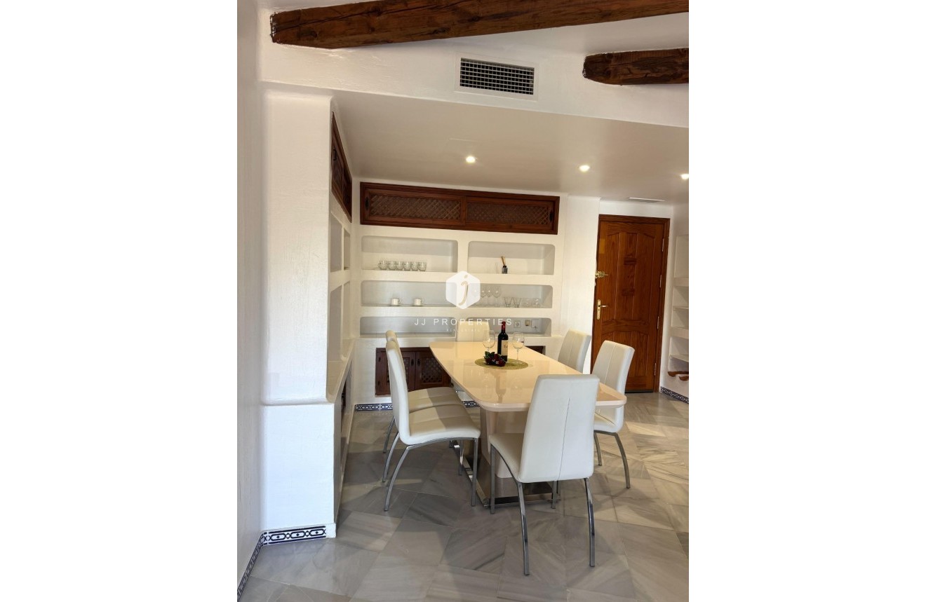 D'occasion - Attique -
Torrevieja - Los Frutales