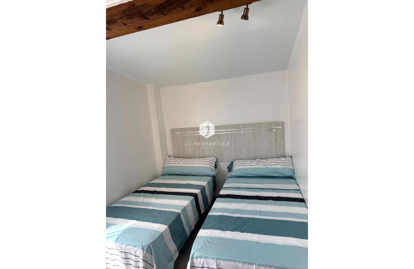 D'occasion - Attique -
Torrevieja - Los Frutales