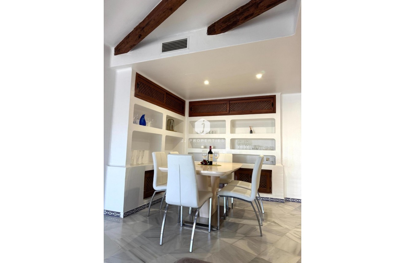 D'occasion - Attique -
Torrevieja - Los Frutales