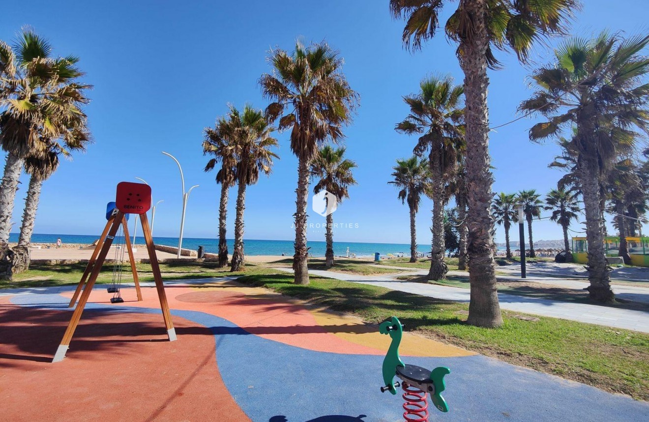 Resale - Apartment / flat -
Torrevieja - La Mata
