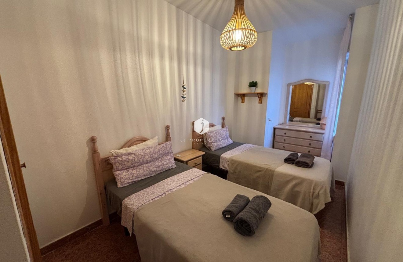 Resale - Apartment / flat -
Torrevieja - Playa de los Locos