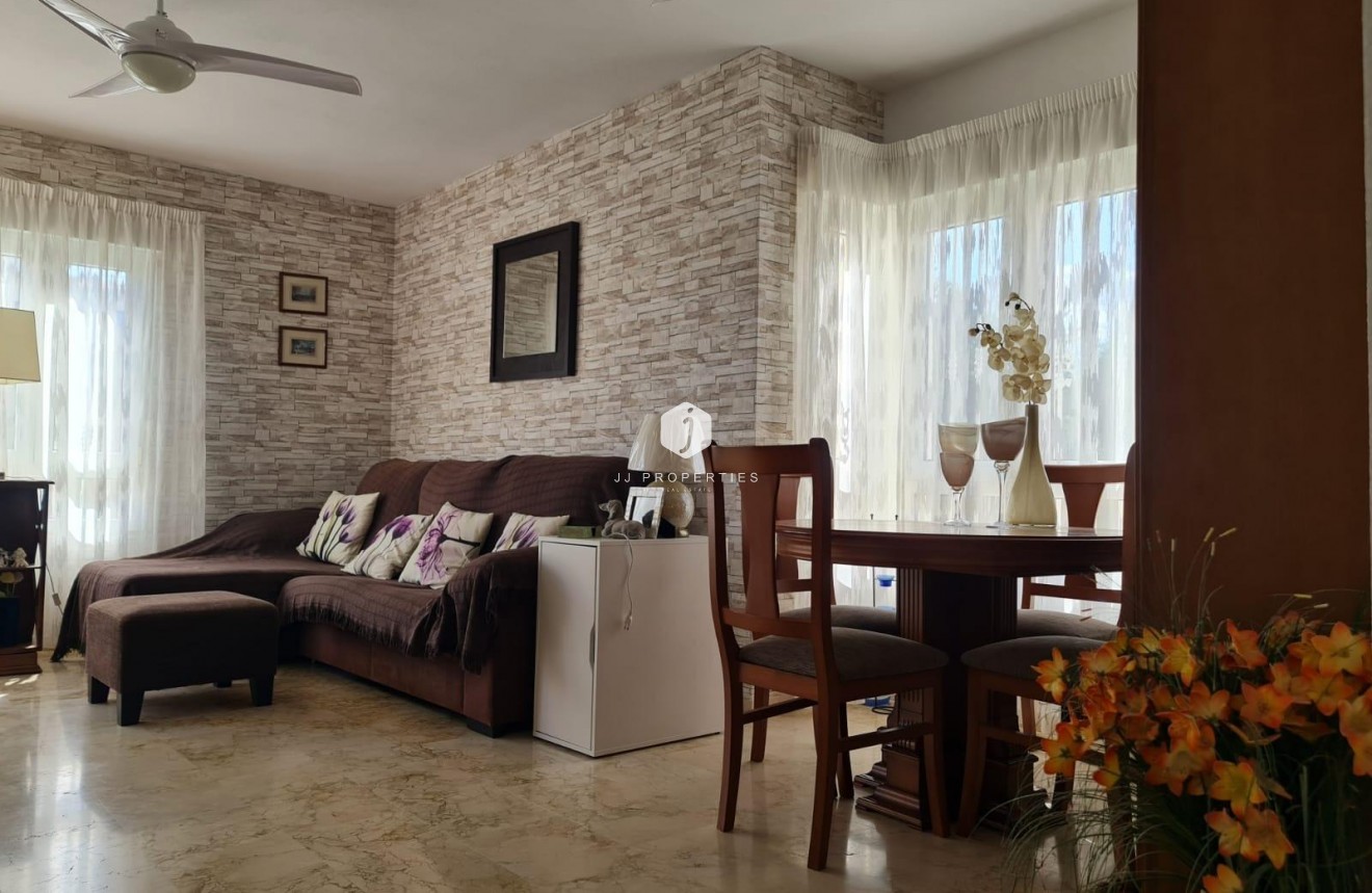 Z drugiej ręki - Villa -
Orihuela Costa - Lomas De Campoamor-las Ramblas