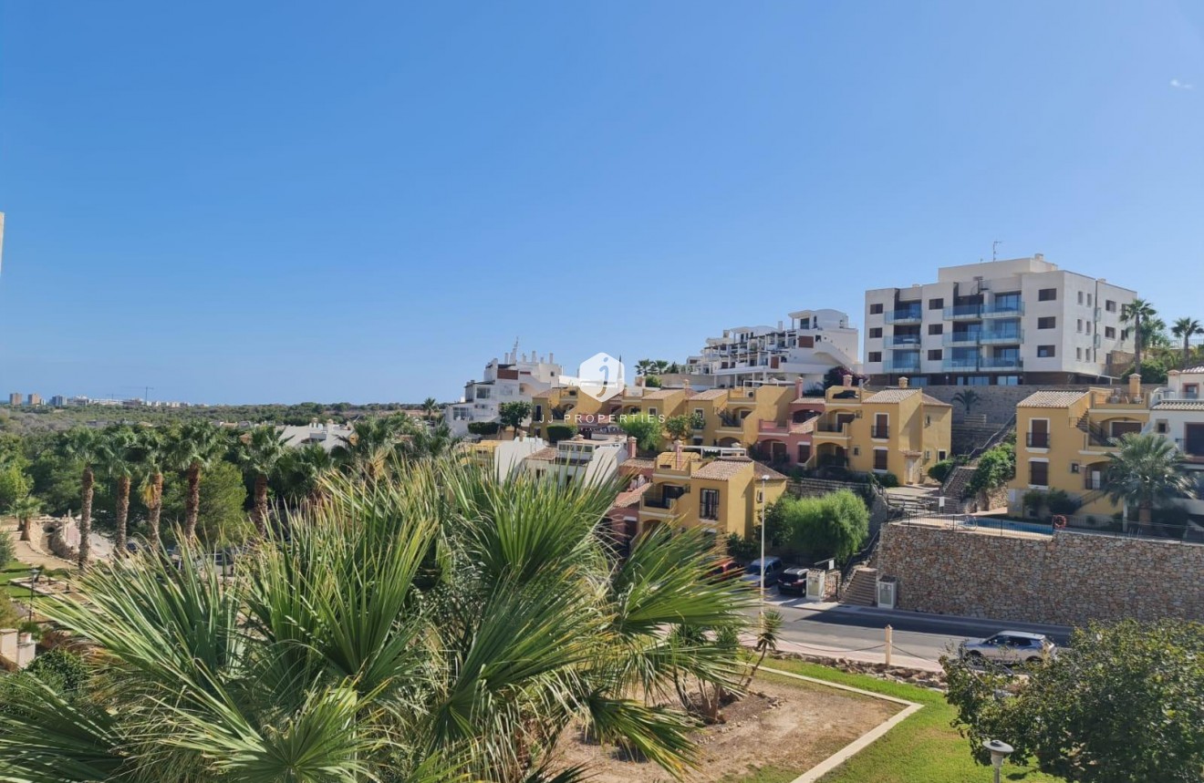 Z drugiej ręki - Villa -
Orihuela Costa - Lomas De Campoamor-las Ramblas