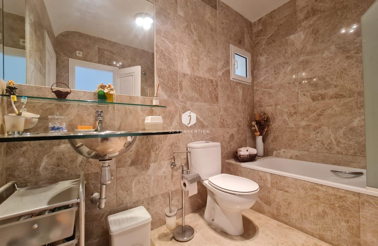 Z drugiej ręki - Villa -
Orihuela Costa - Lomas De Campoamor-las Ramblas