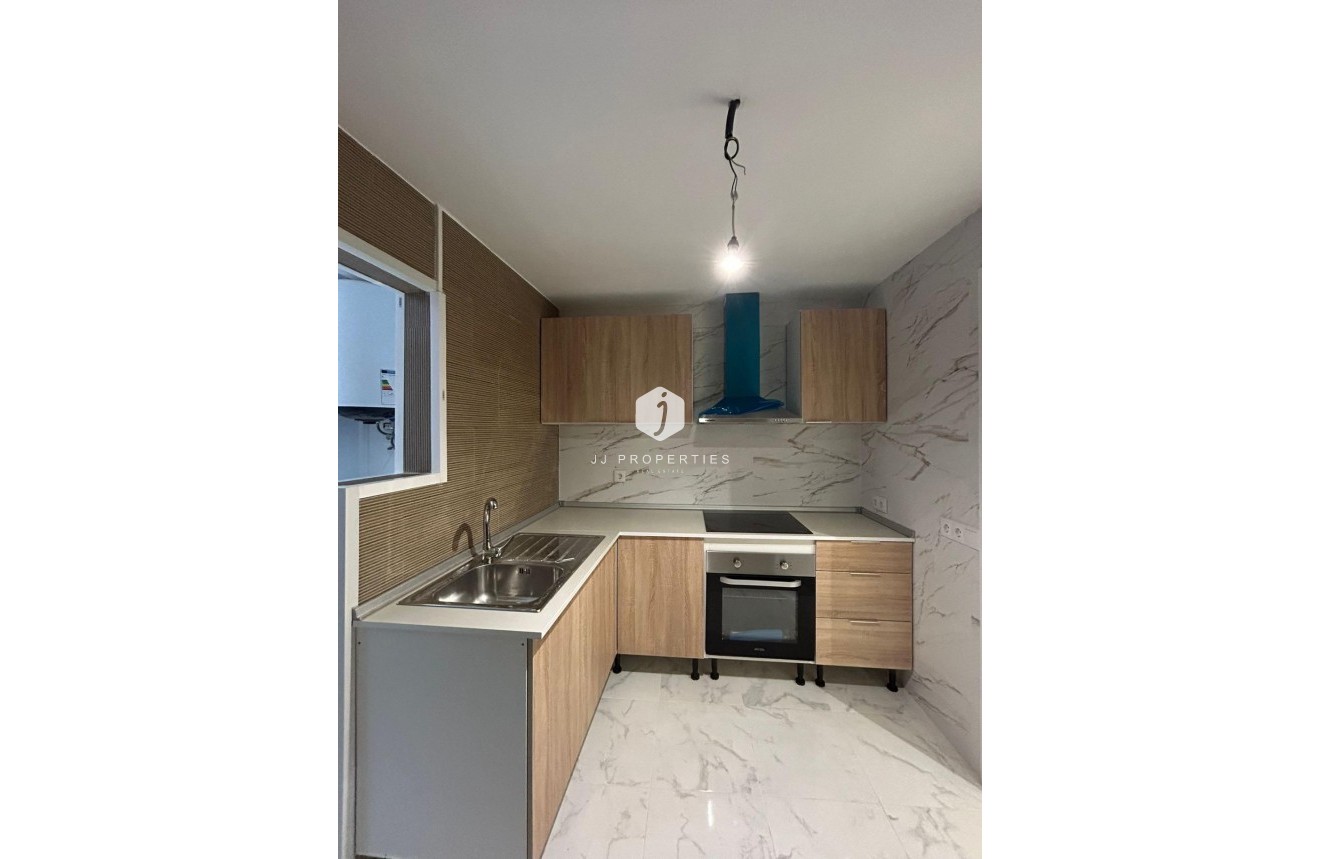 Segunda mano - Apartamento / piso -
Torrevieja