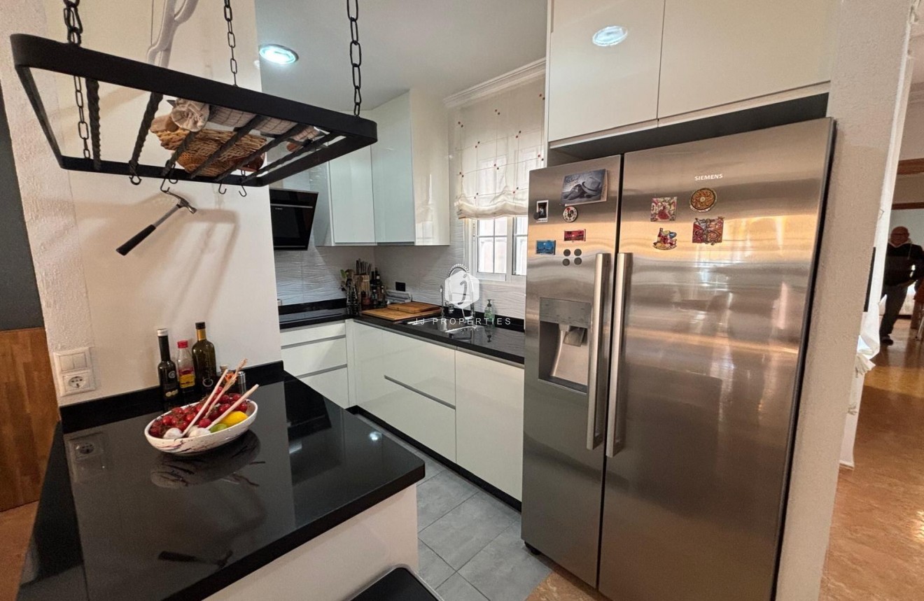 Resale - Apartment / flat -
Torrevieja