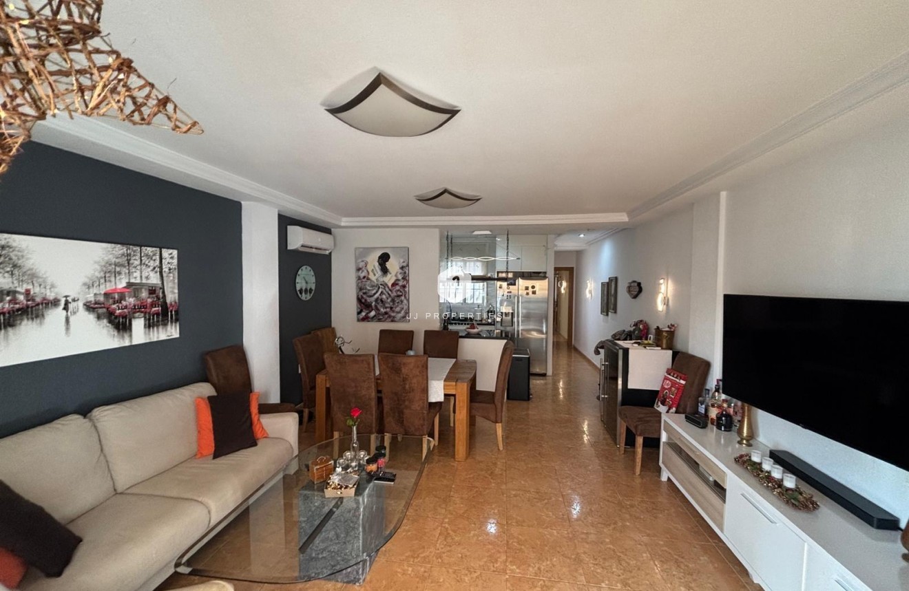 Resale - Apartment / flat -
Torrevieja