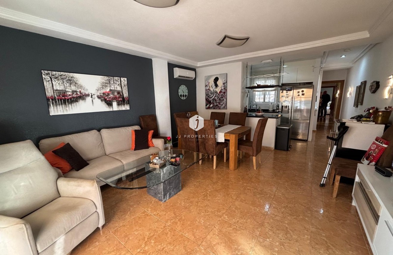 Resale - Apartment / flat -
Torrevieja