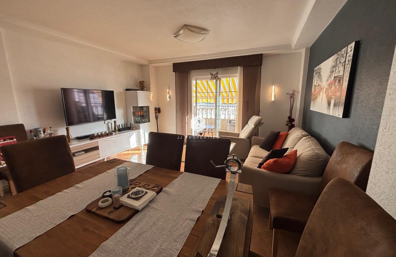 Resale - Apartment / flat -
Torrevieja