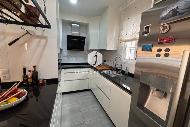 Resale - Apartment / flat -
Torrevieja