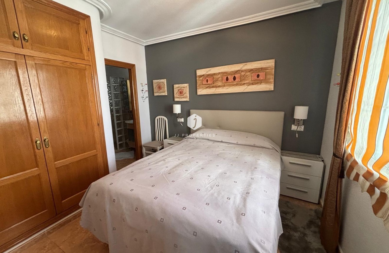 Resale - Apartment / flat -
Torrevieja