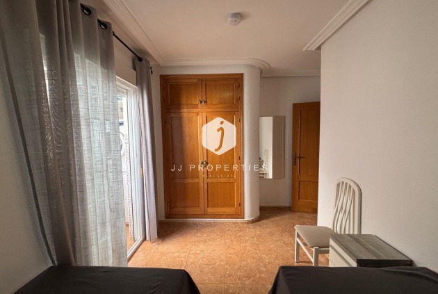 Resale - Apartment / flat -
Torrevieja