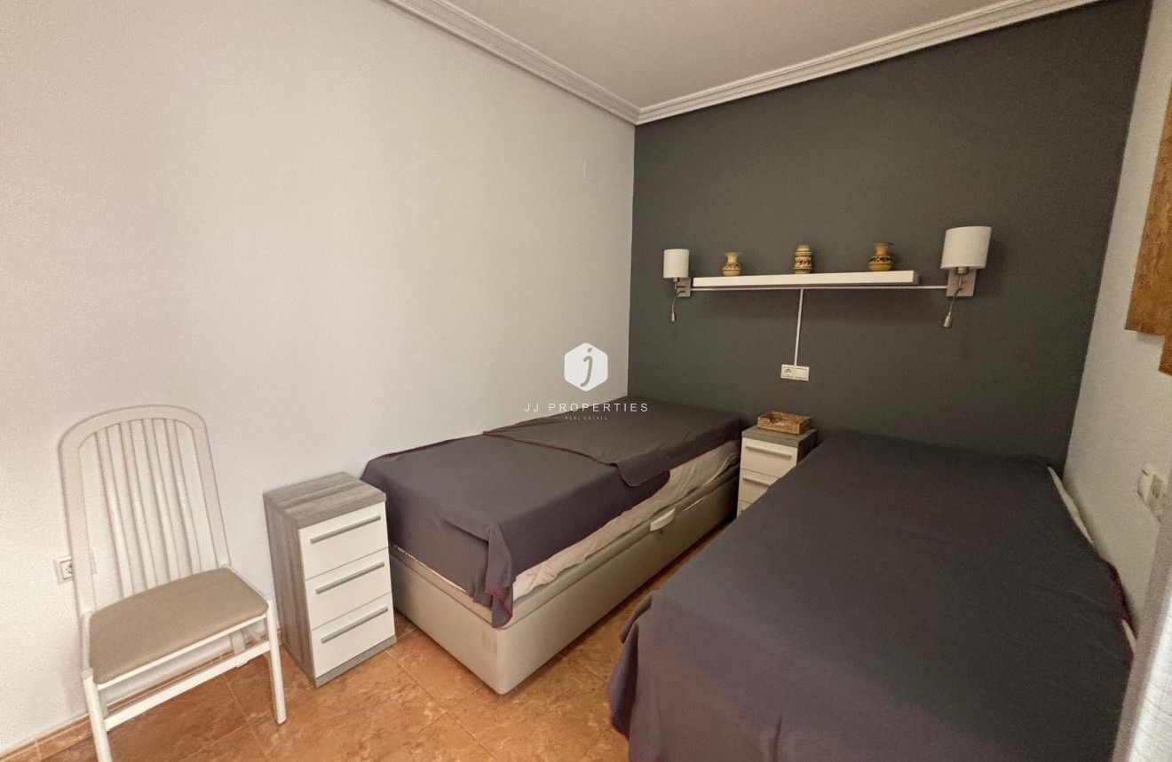 Resale - Apartment / flat -
Torrevieja