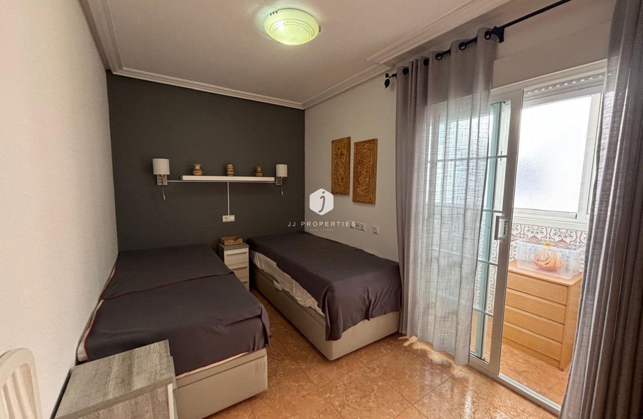Resale - Apartment / flat -
Torrevieja