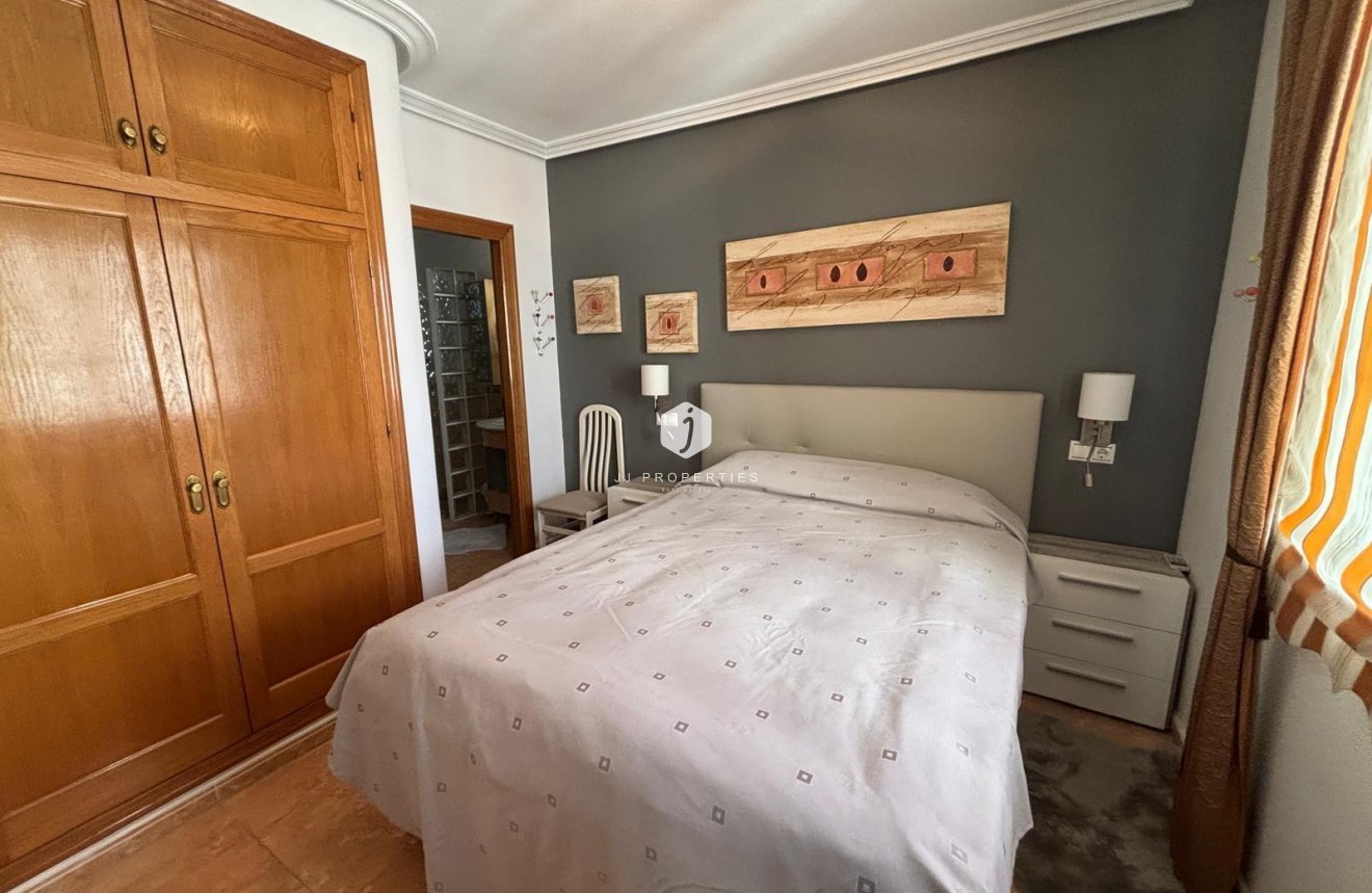 Resale - Apartment / flat -
Torrevieja