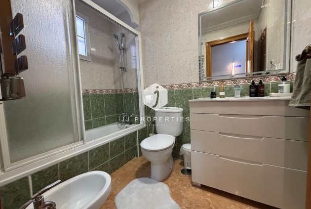 Resale - Apartment / flat -
Torrevieja