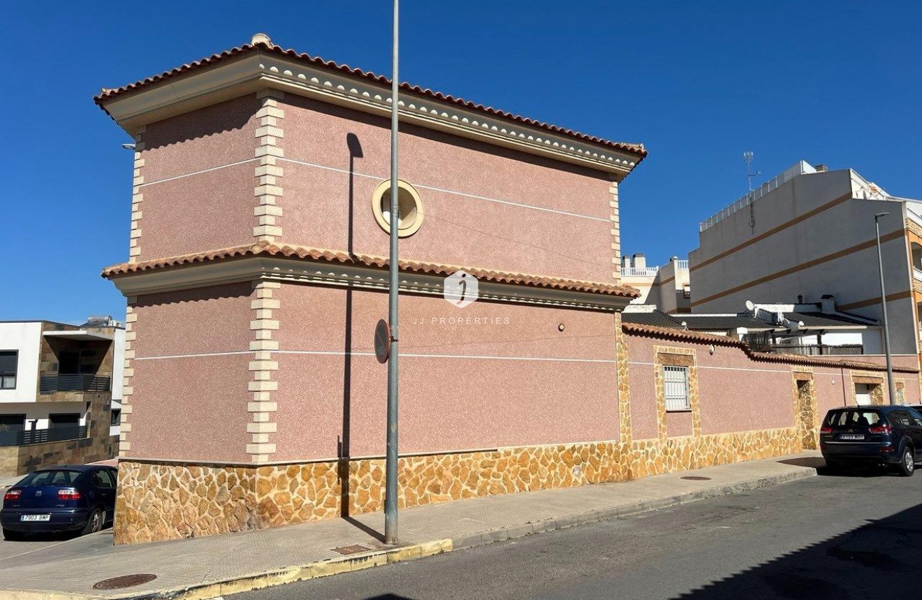 Segunda mano - Villa -
Formentera del Segura - Formentera De Segura