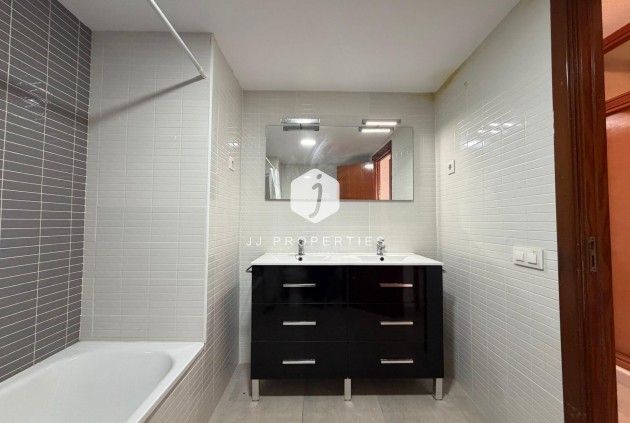 Resale - Apartment / flat -
Torrevieja - Playa de los Locos