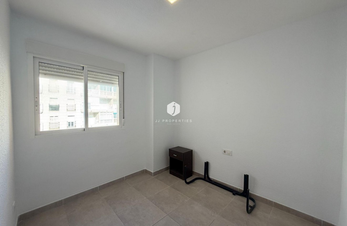 Resale - Apartment / flat -
Torrevieja - Playa de los Locos