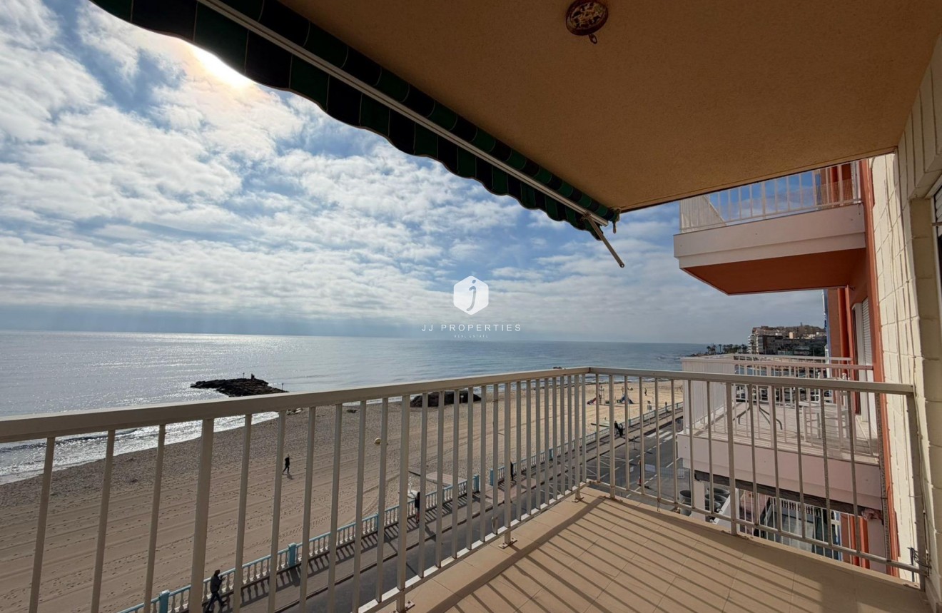 Resale - Apartment / flat -
Torrevieja - Playa de los Locos