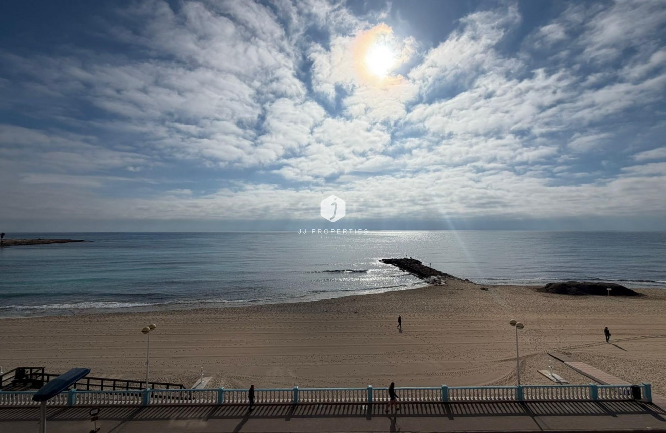 Resale - Apartment / flat -
Torrevieja - Playa de los Locos