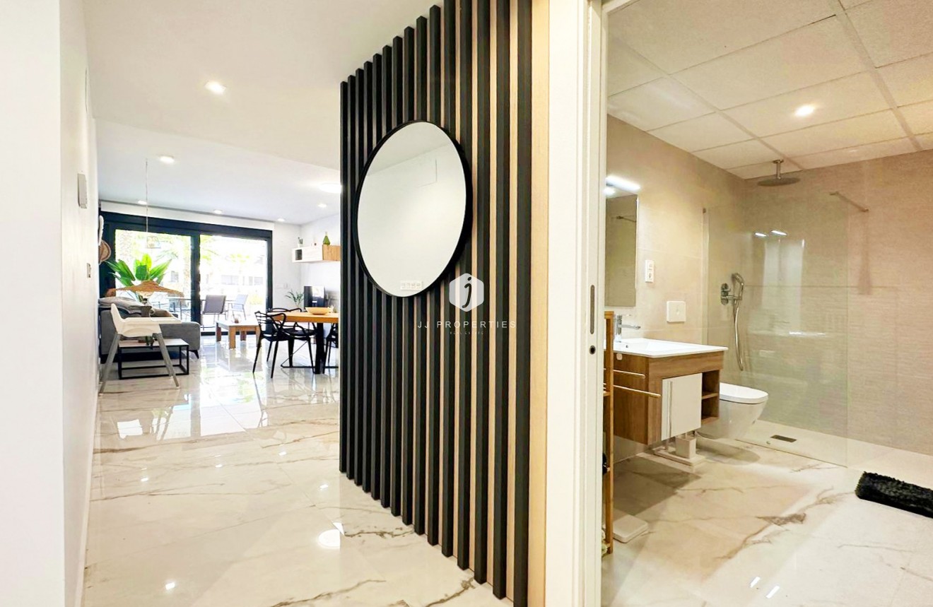 D'occasion - Appartement -
Torrevieja - Costa Blanca