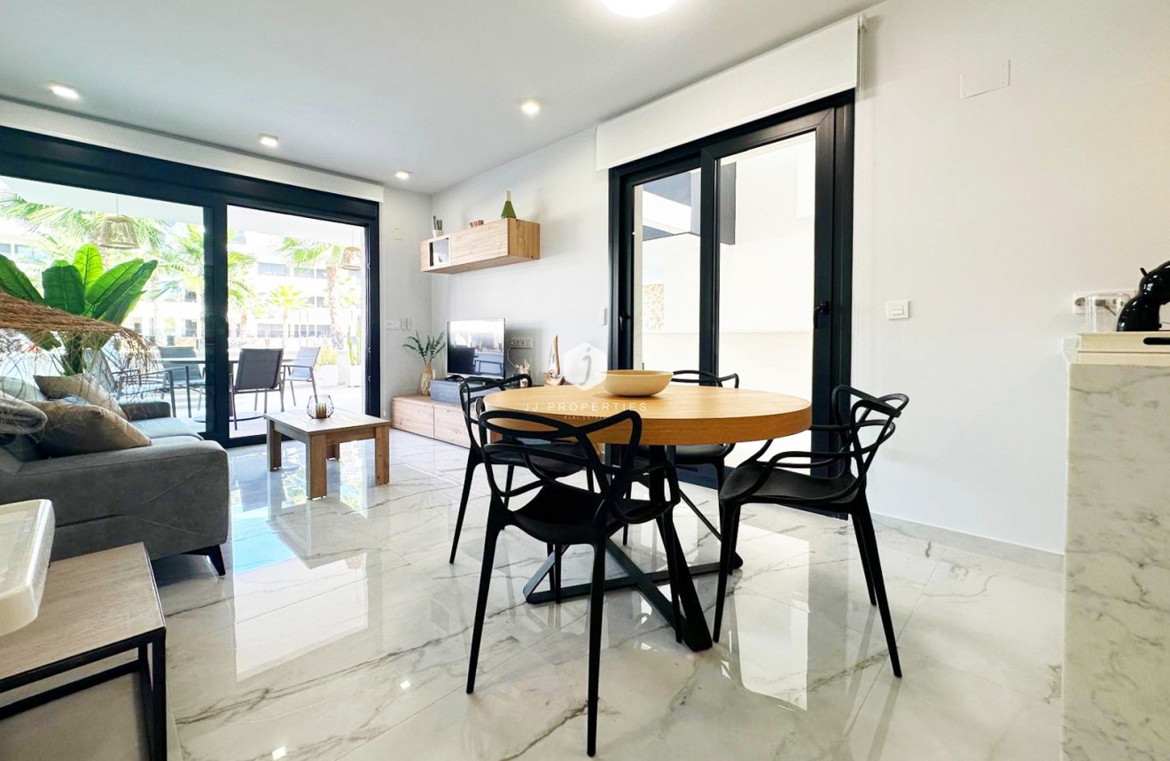 D'occasion - Appartement -
Torrevieja - Costa Blanca