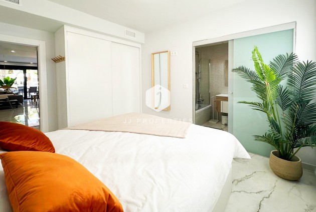 D'occasion - Appartement -
Torrevieja - Costa Blanca