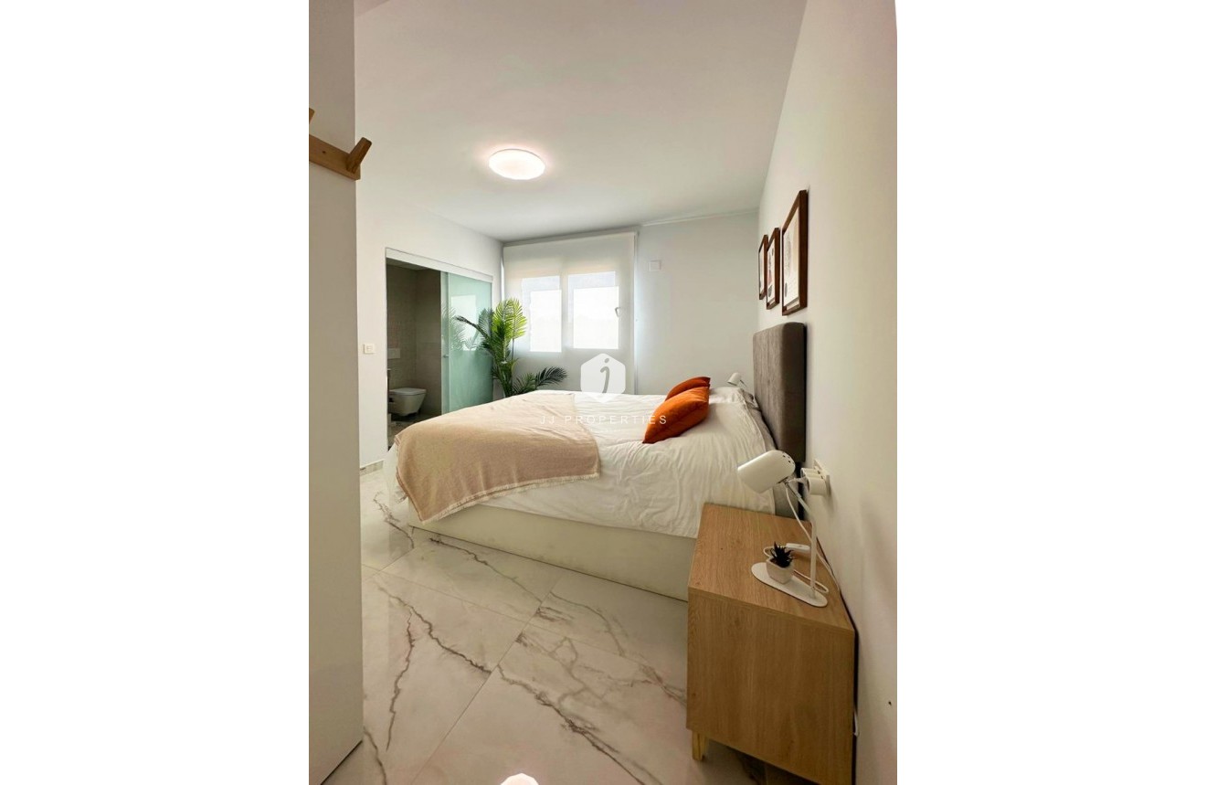 D'occasion - Appartement -
Torrevieja - Costa Blanca