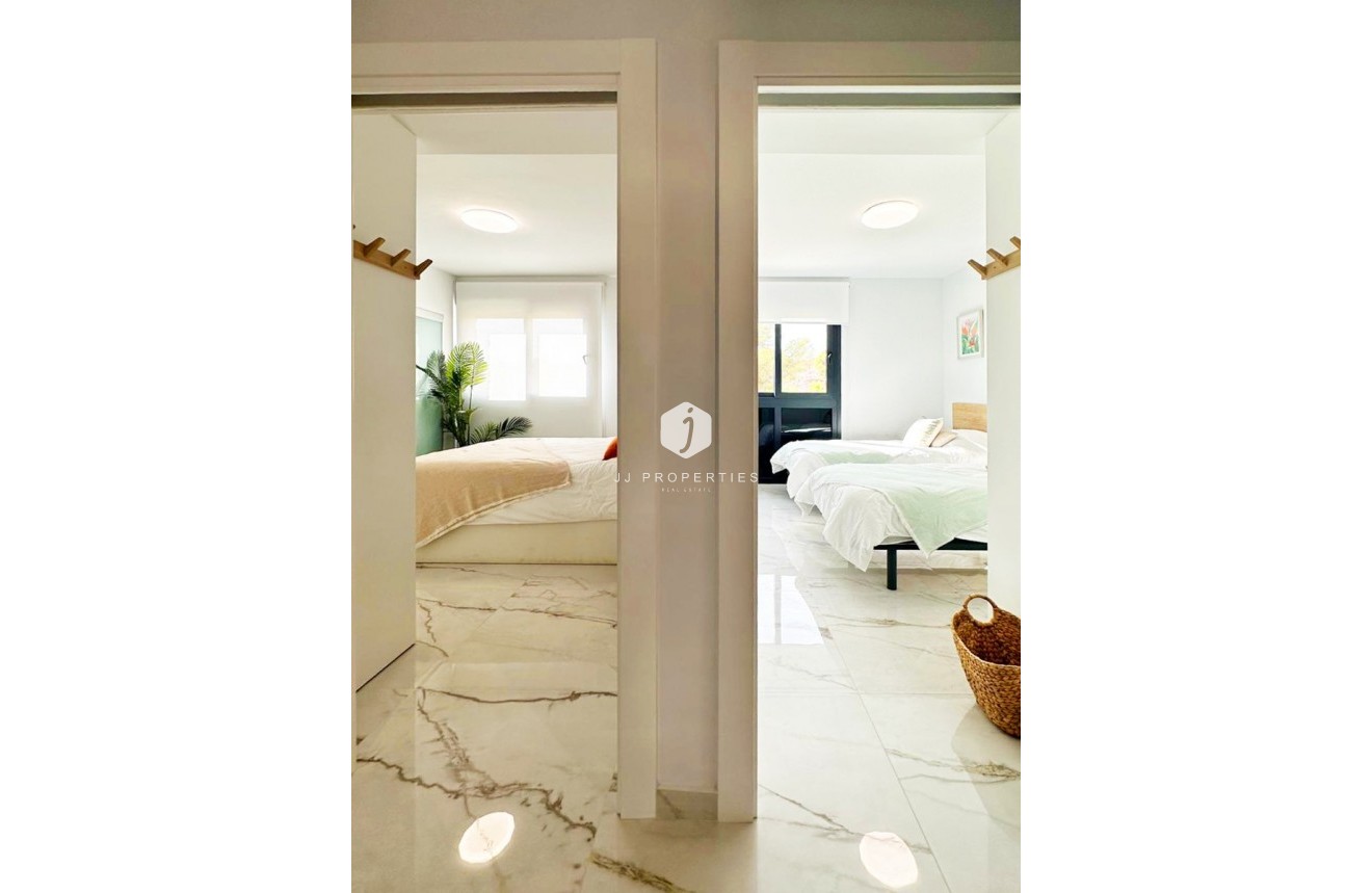 D'occasion - Appartement -
Torrevieja - Costa Blanca