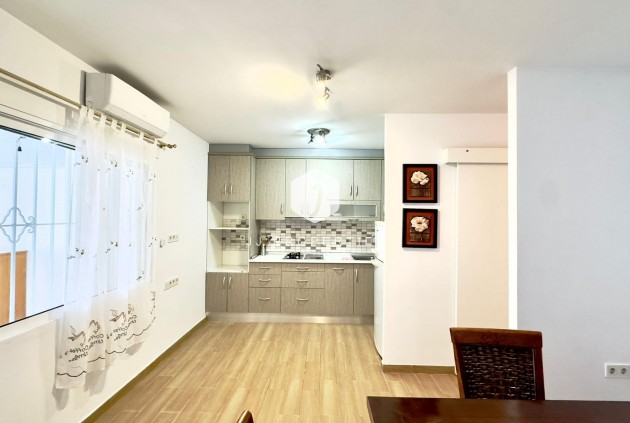 Resale - Bungalow -
Torrevieja - El Limonar