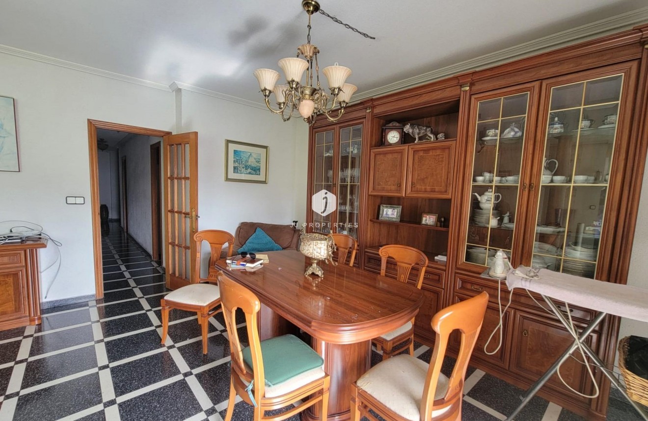 Resale - Apartment / flat -
Torrevieja - Centro