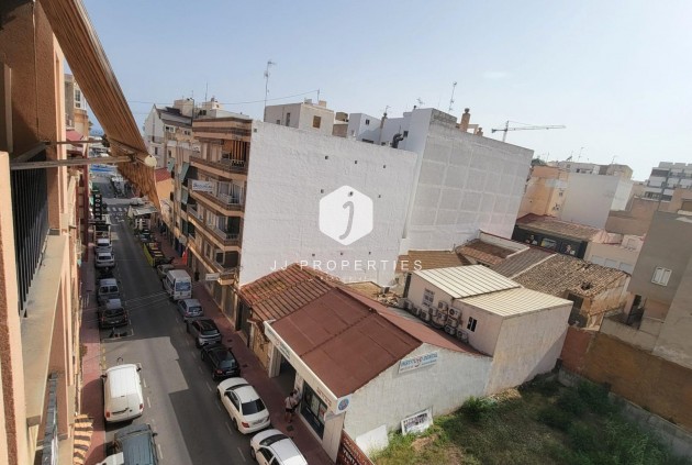 Resale - Apartment / flat -
Torrevieja - Centro