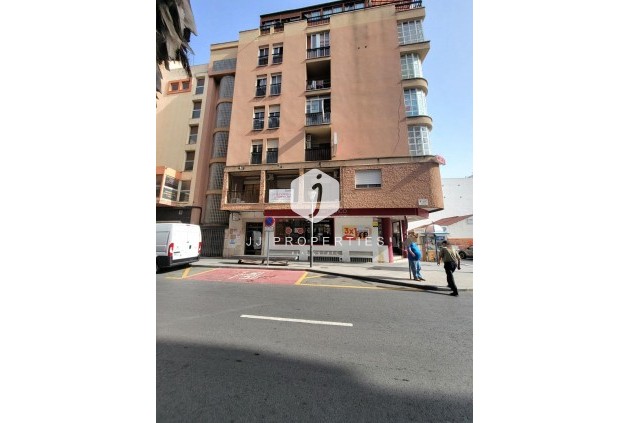 Resale - Apartment / flat -
Torrevieja - Centro