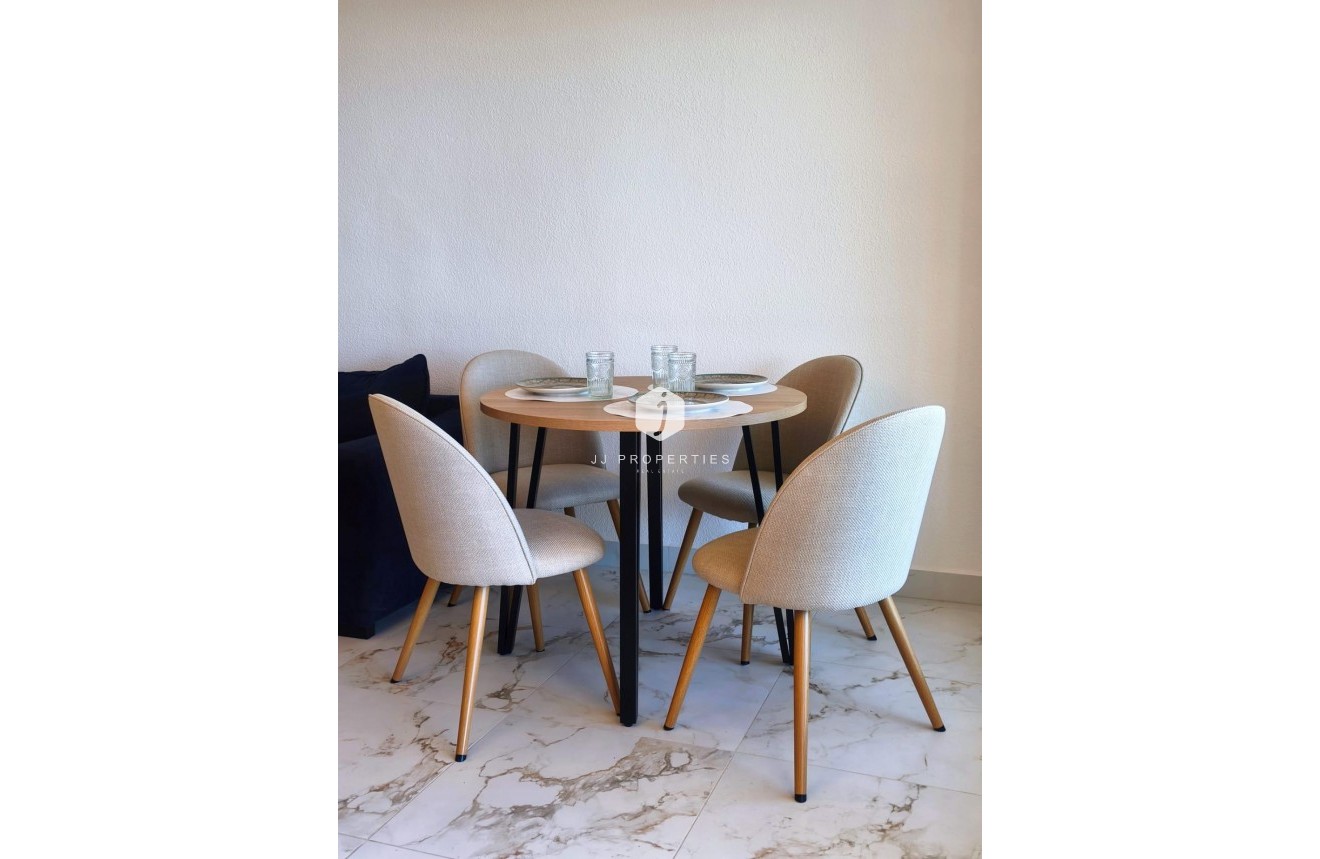 D'occasion - Appartement -
Torrevieja - Cabo cervera