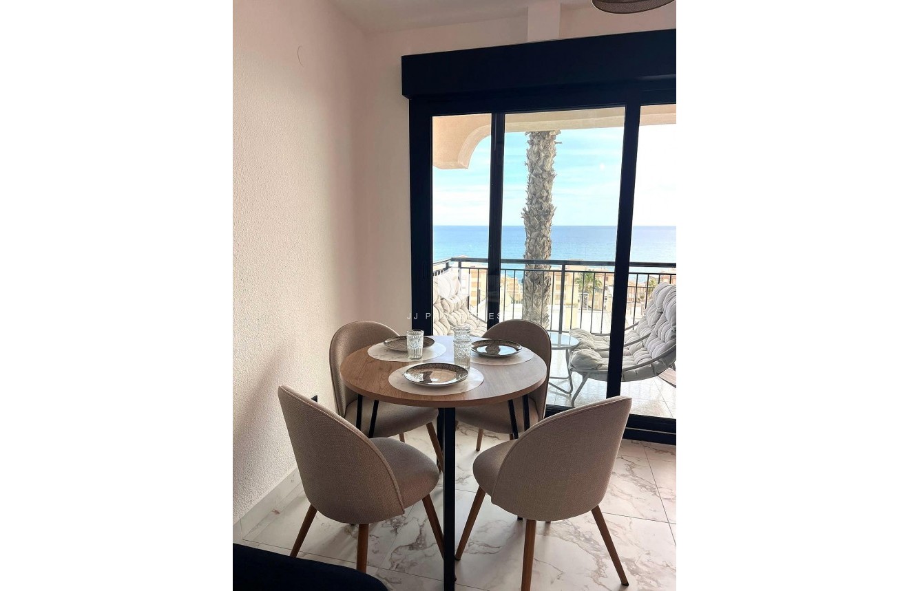 D'occasion - Appartement -
Torrevieja - Cabo cervera