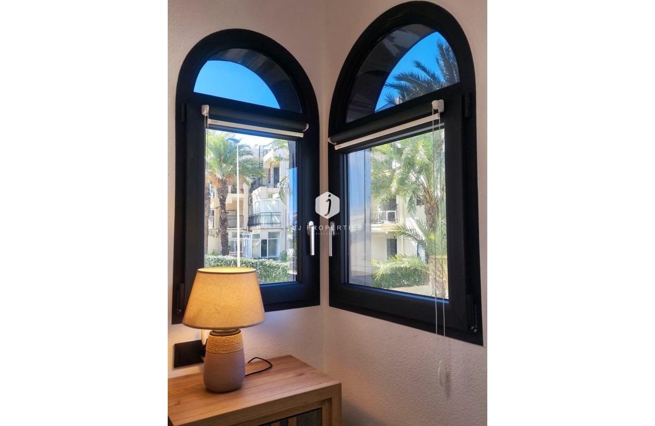 D'occasion - Appartement -
Torrevieja - Cabo cervera