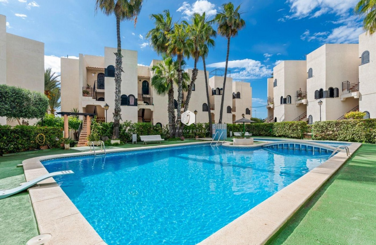 D'occasion - Appartement -
Torrevieja - Cabo cervera